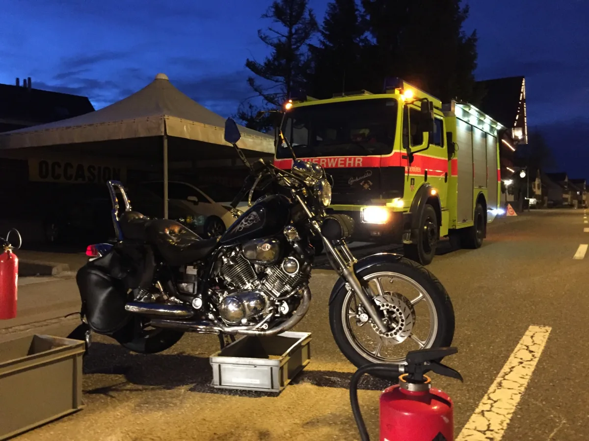 Niederbüren SG - 55 jährige Motorradfahrerin schwer verletzt