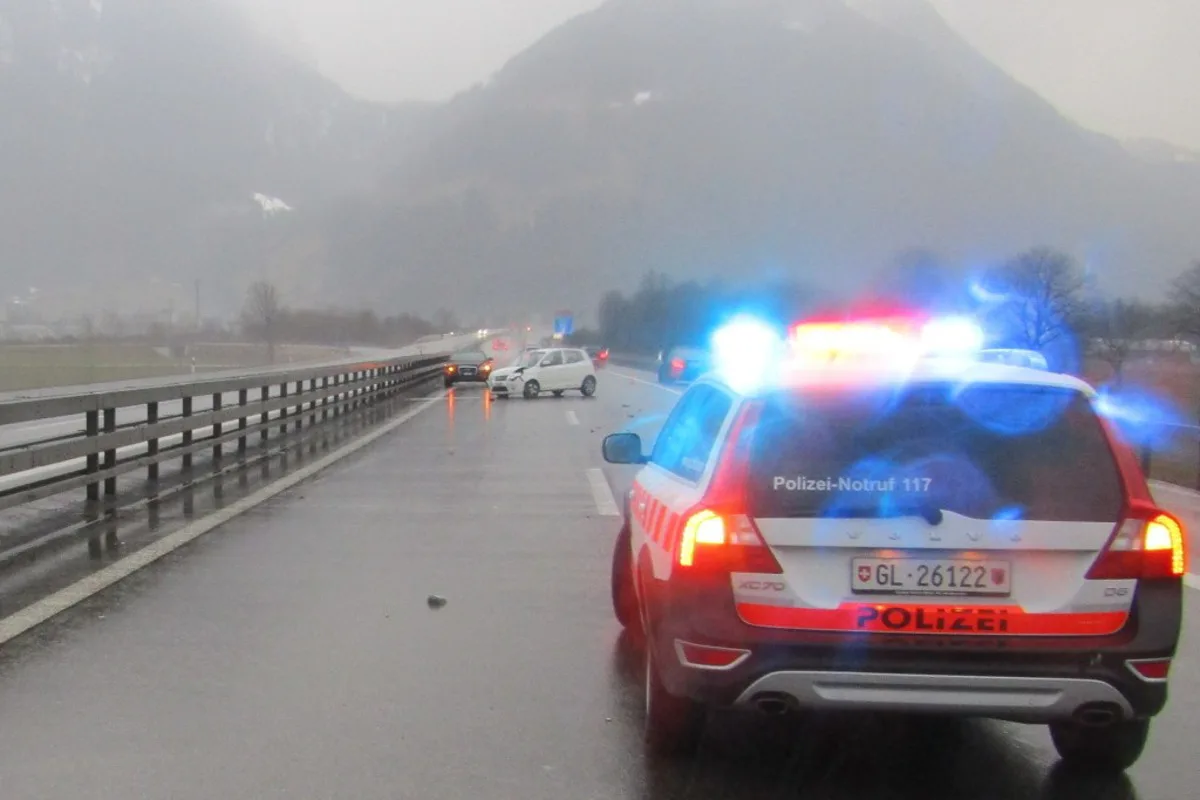 Niederurnen GL - Junge Autofahrerin auf der A3 verunglückt