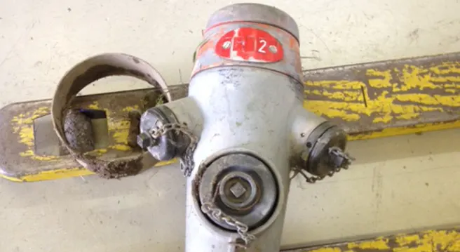 Au: Hydrant umgefahren
