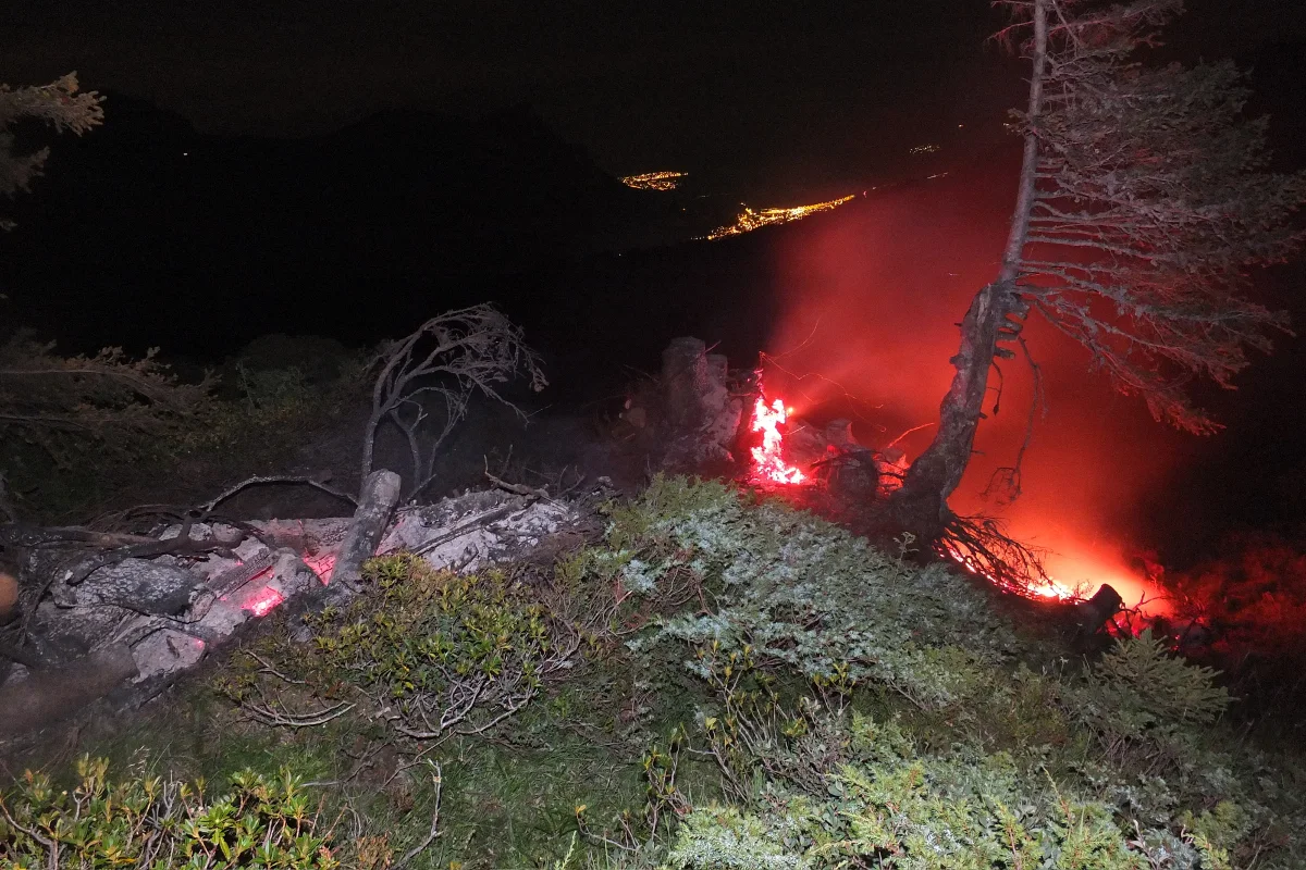 Mädris-Vermol: Tannen in Brand geraten