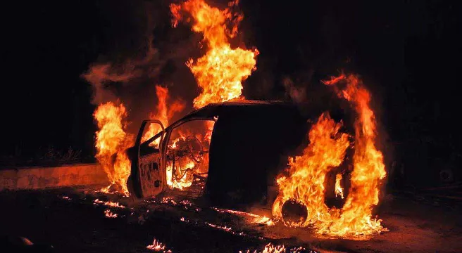 Oberkirch: Feuerteufel zündet Auto an