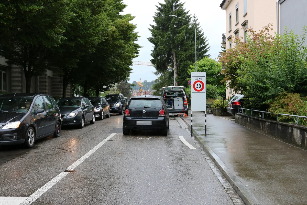 Auto und Fussgängerin kollidieren in St. Gallen SG