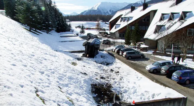 Davos: Nach Streifkollision auf Garagendach gelandet 