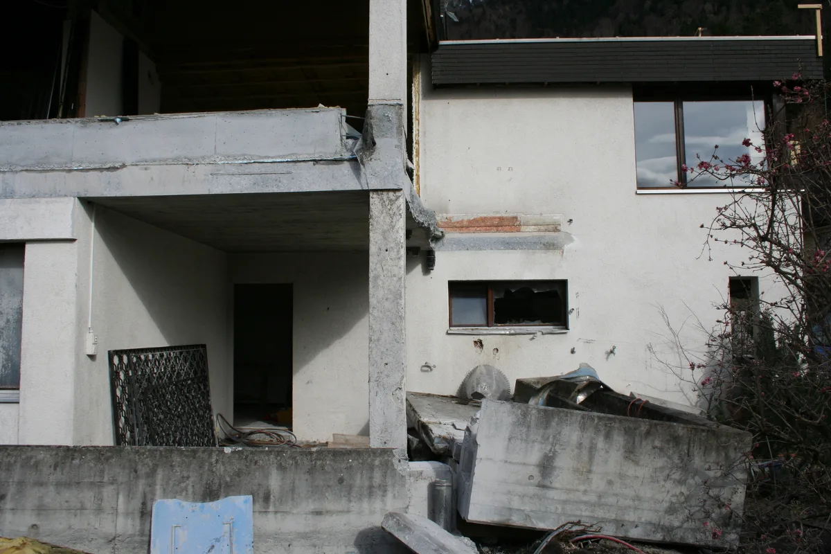 Zwei Arbeiter bei Balkonabbruch in Chur erheblich verletzt 