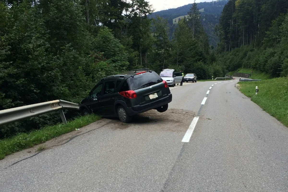 Drogeneinfluss: Verletzter bei VU in Plaffeien 
