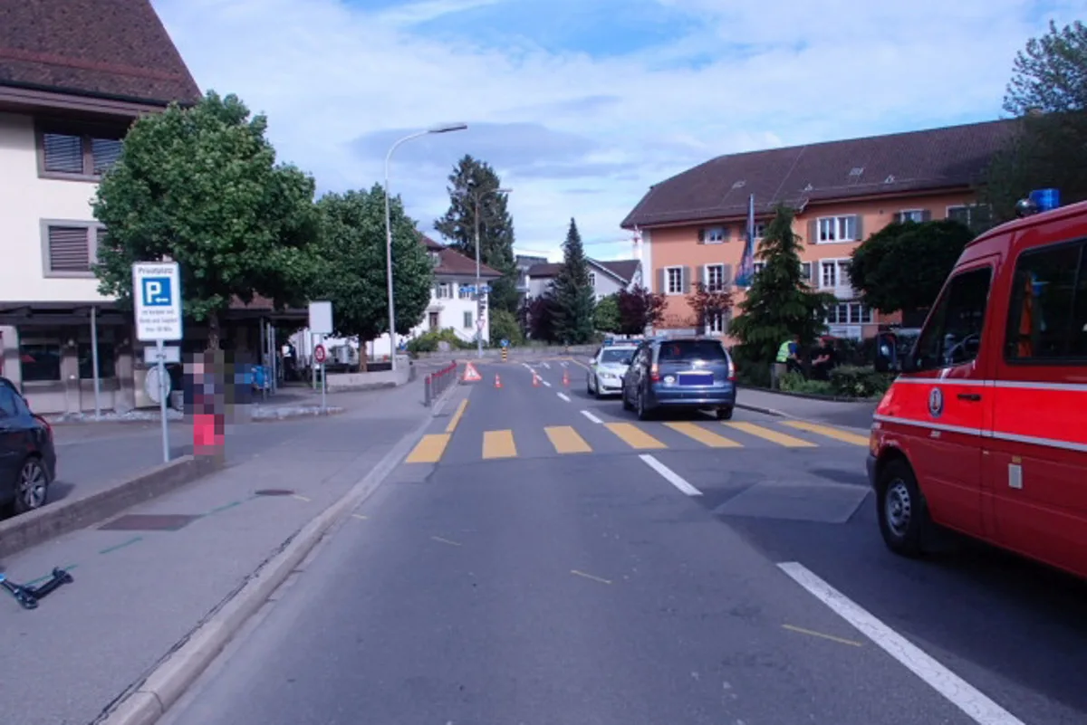 Menziken: Beim Rückwärtsfahren mit Fussgängerin (74) kollidiert