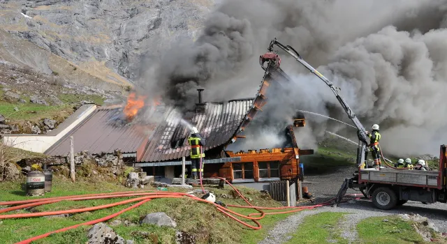 Seedorfer Alphütte samt Stall niedergebrannt