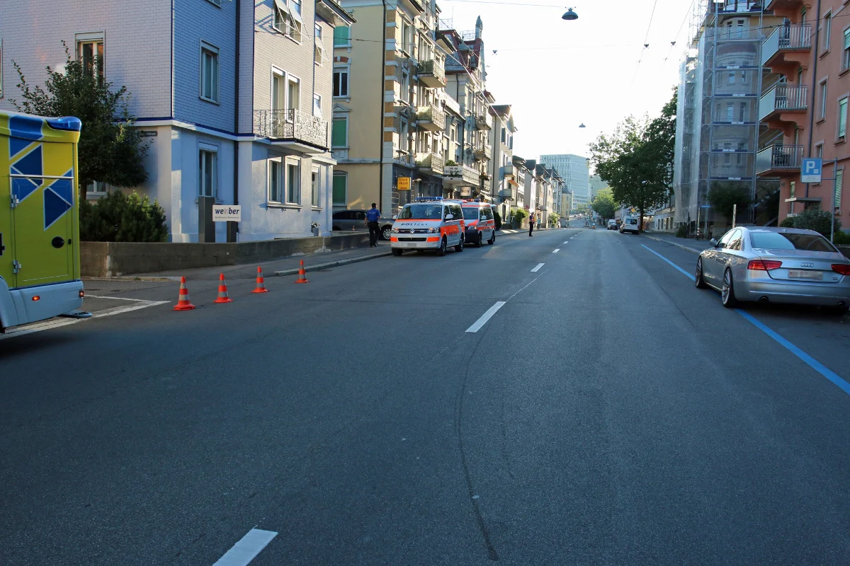 St. Gallen SG - E-Bikerin ins Spital überführt