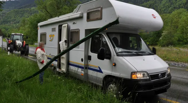 Unfall mit Wohnmobil und Traktor in Triesen