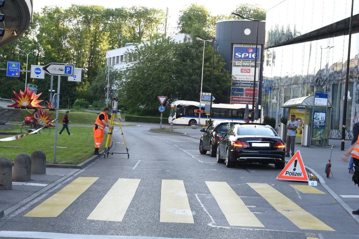 Wallisellen ZH - Kollision auf Fussgängerstreifen