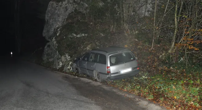 In Seewen alkoholisiert Alleinunfall gebaut