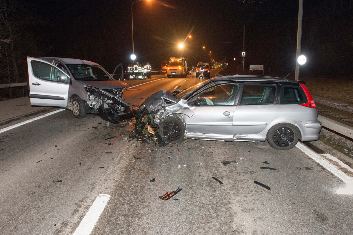 Frauenfeld TG - Frontalcrash fordert vier Verletzte