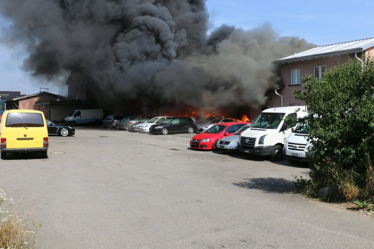 Brand in Walliseller Garagenbetrieb