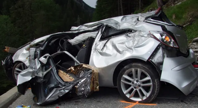 Schlimmer Alleincrash in Ausserferrera