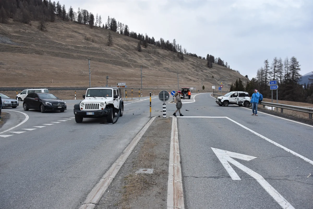 S-chanf GR - Crash auf Kreuzung 