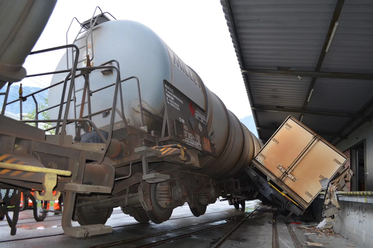 Drei Bahnwagen in Landquart entgleist