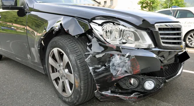 Fahrzeuglenker verursacht im Ländle gleich zwei Crashs