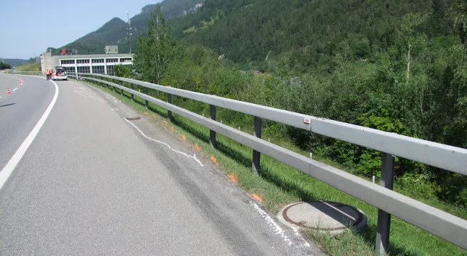 Auf der A13 bei Domat/Ems gestürzt