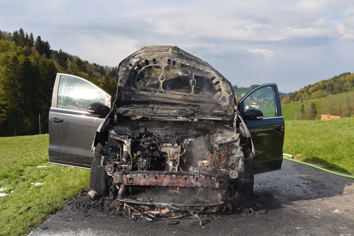 Totalschaden nach Autobrand in Herisau