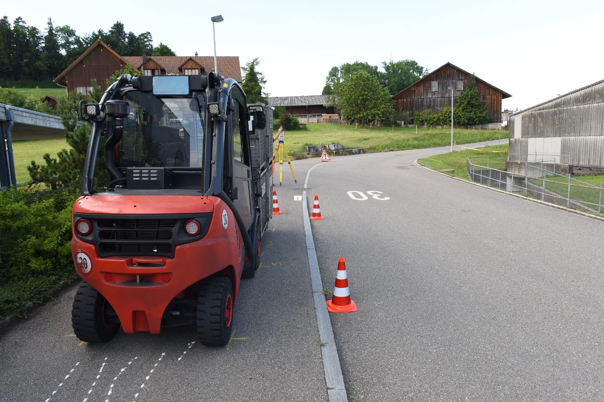 Wolfhausen ZH - Fussgänger schwer verletzt