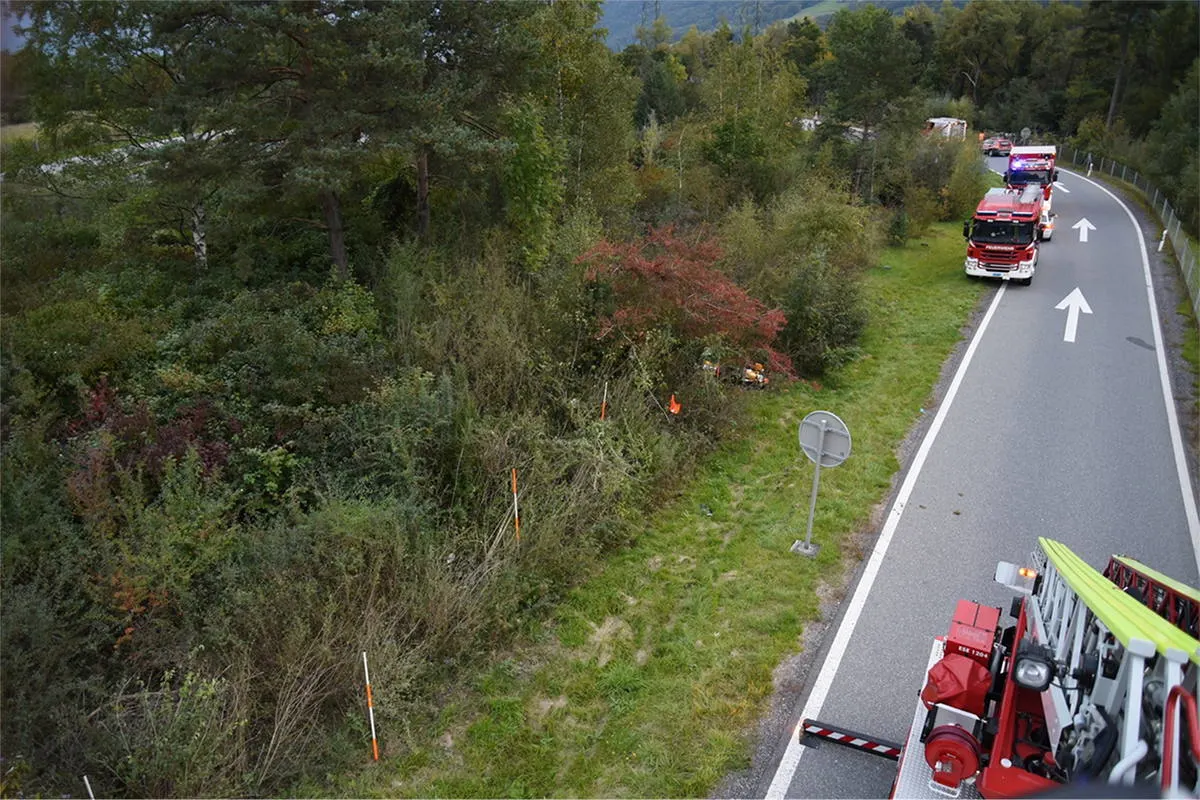 Maienfeld GR - Motorradfahrer mit Hubretter geborgen