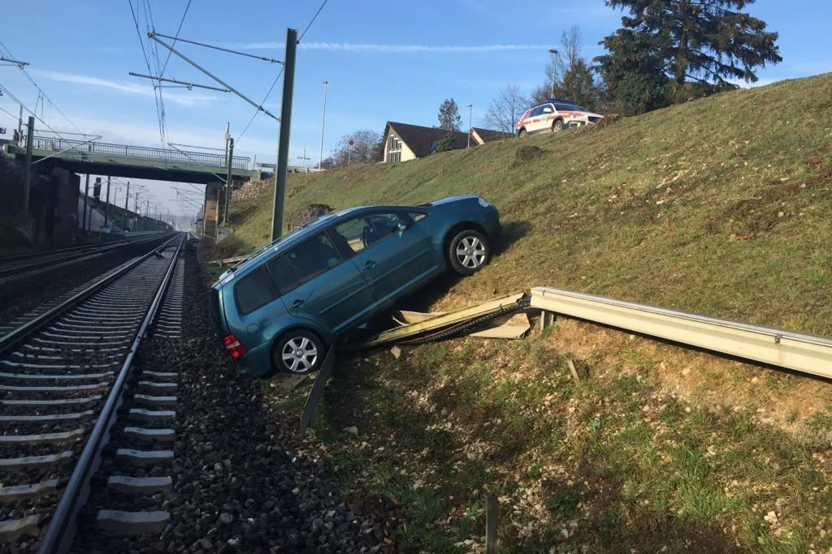 In Beringen auf Bahngleis gelandet