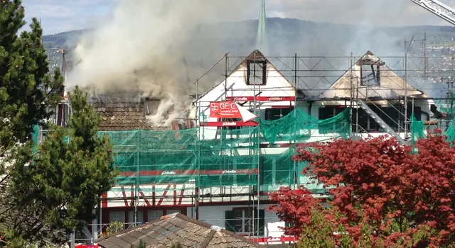 Eine Million Fr. Schaden - Dachstockbrand in Wädenswil