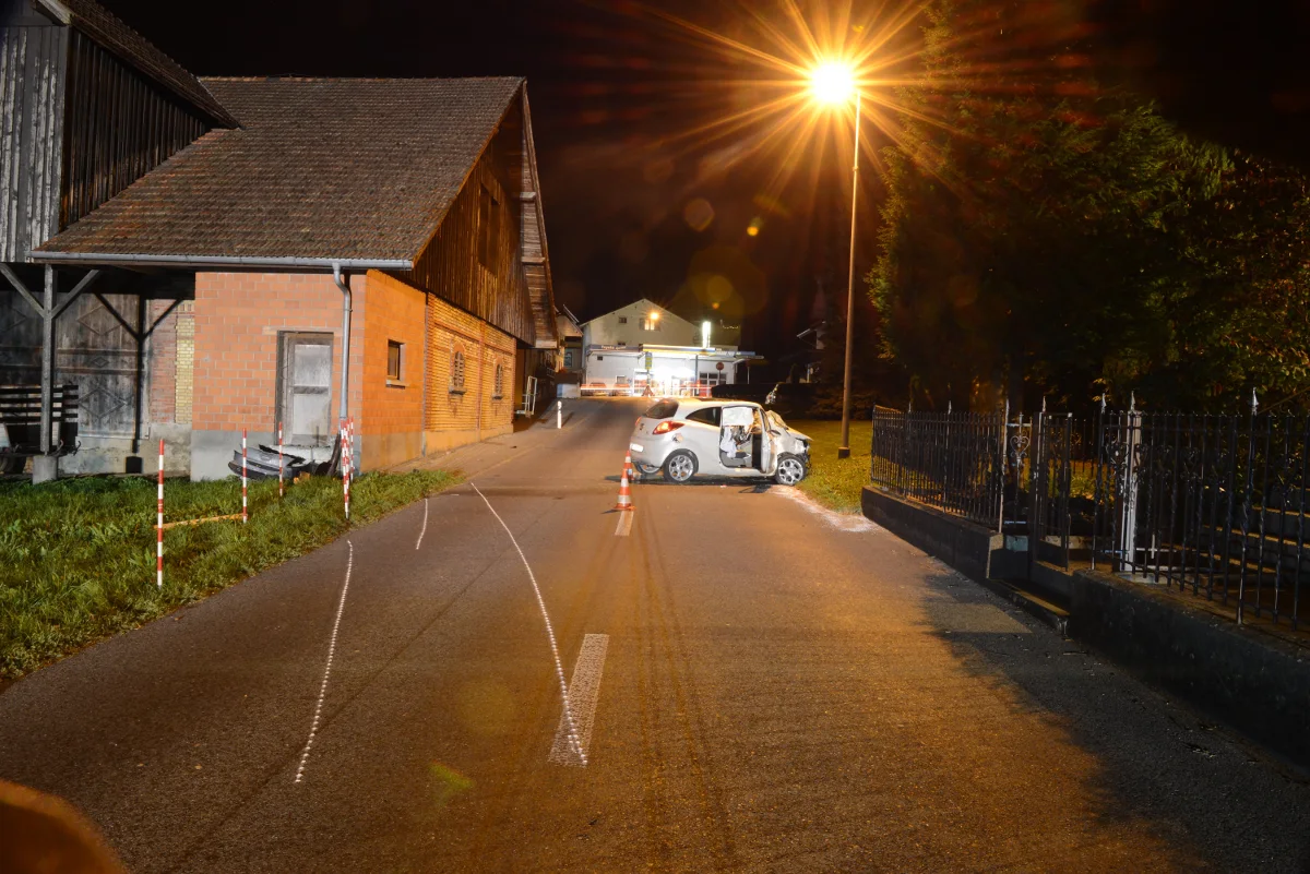 Alleincrash in Winikon - Angetrunken gegen Scheune geprallt