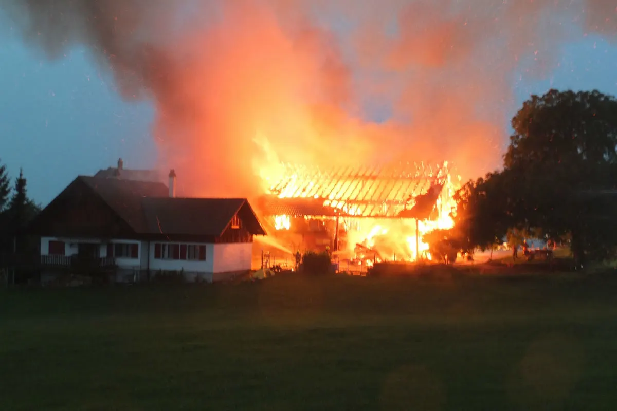 Blitzschlag in Waldkirch - Scheune in Vollbrand geraten