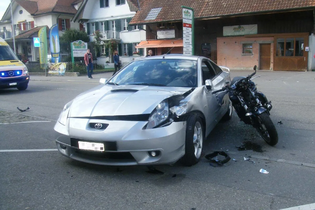 Unfall in Kerzers fordert zwei Verletzte