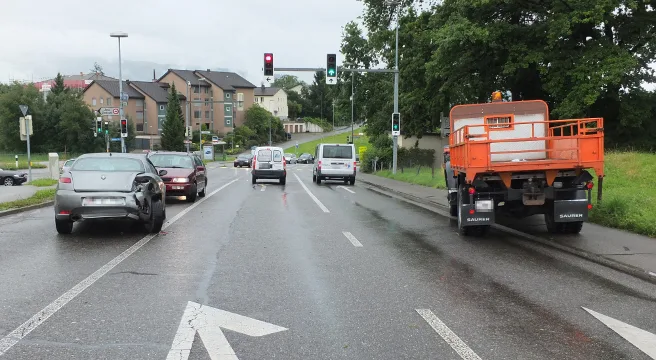 Rapperswil-Jona SG - Autolenker (21) aufgrund von Übermüdung verunfallt