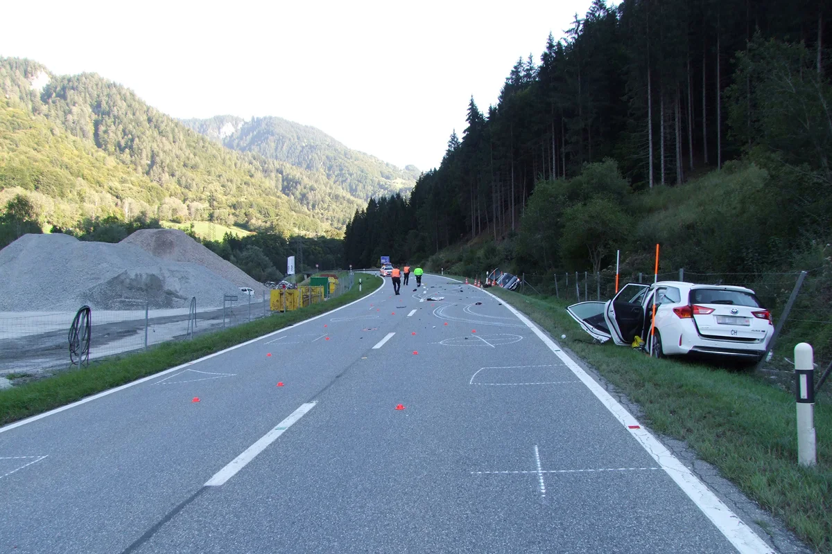 Frontalcrash bei Schiers fordert zwei Verletzte
