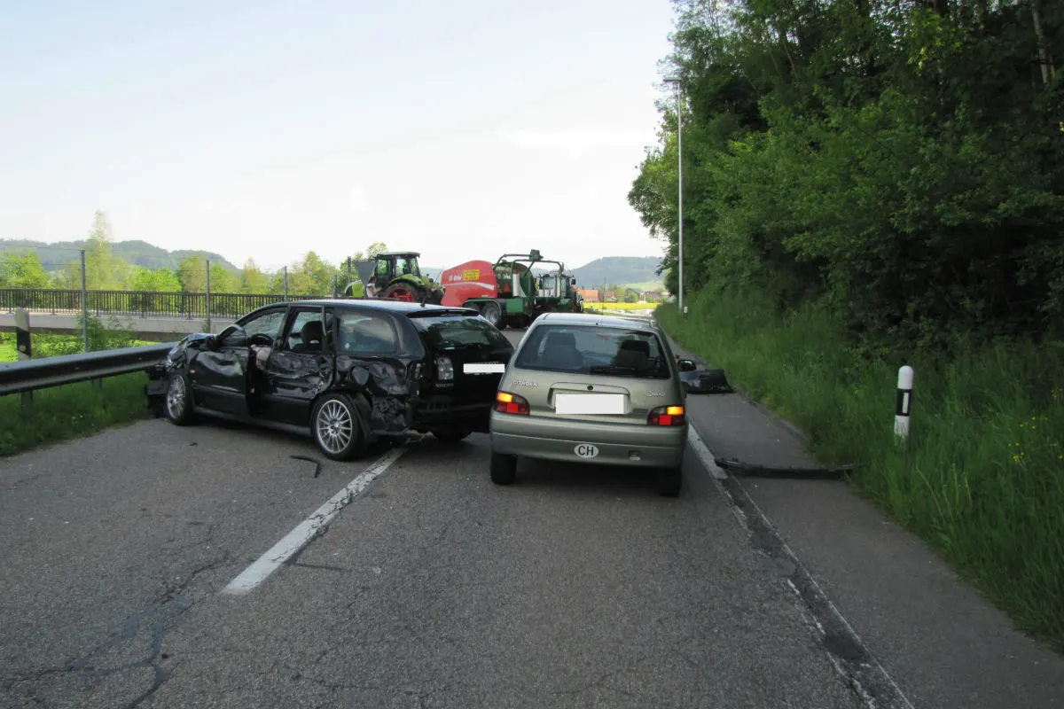 Unfall mit Traktor in Brittnau fordert Leichtverletzten