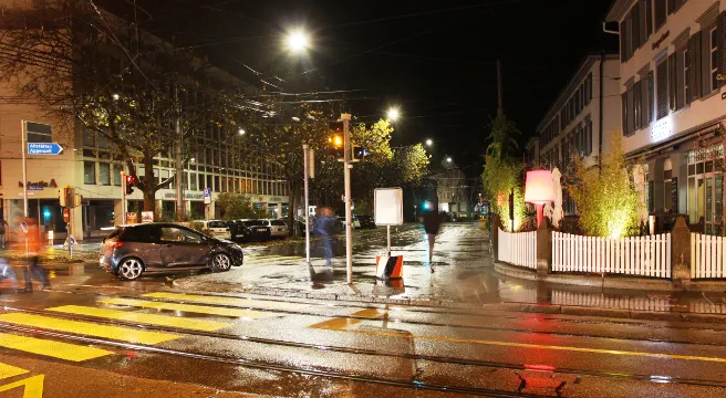 Pkw und Taxi kollidieren in St. Gallen