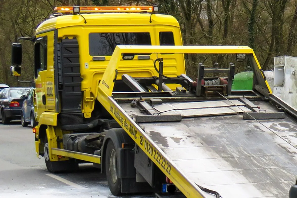 Dortmund NRW - Abschleppwagenfahrer bei Crash ums Leben gekommen