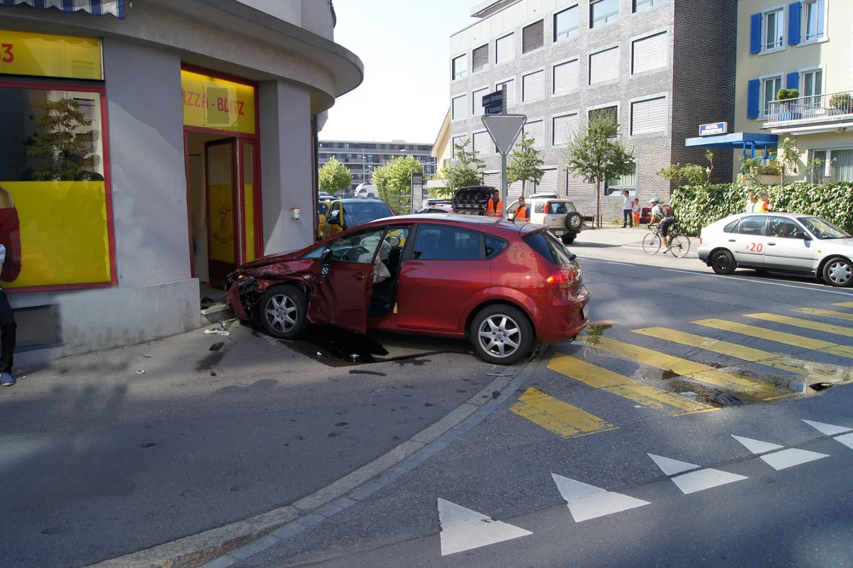 Zweimal Totalschaden in Zug
