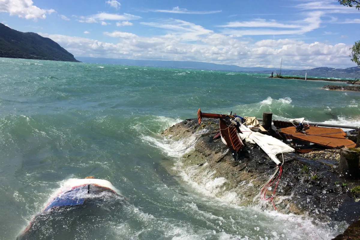 Segelschiff in Le Bouveret gekentert 