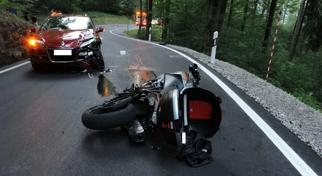 Schwerverletzter nach Crash in Adliswil