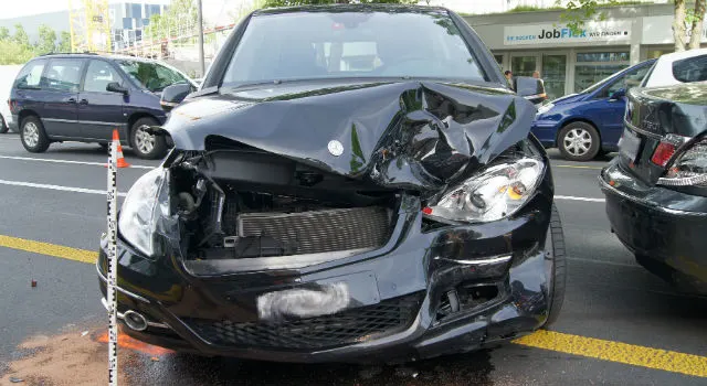 Neulenker baut Unfall in Zug