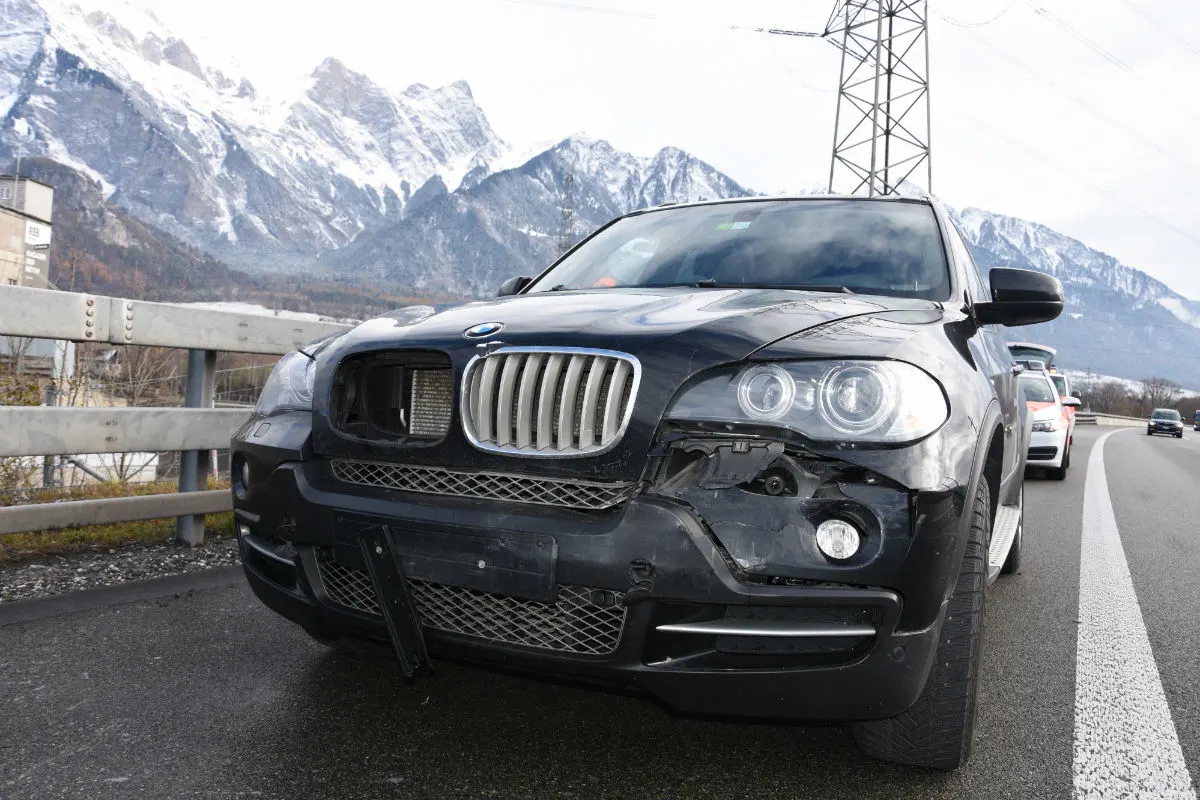 Bad Ragaz SG - Auffahrcrash zwischen zwei Autos