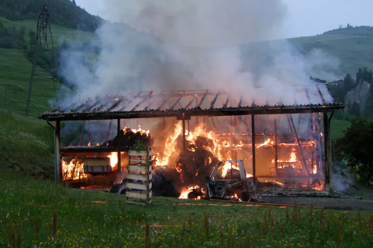 Stall bei Curaglia vollständig abgebrannt