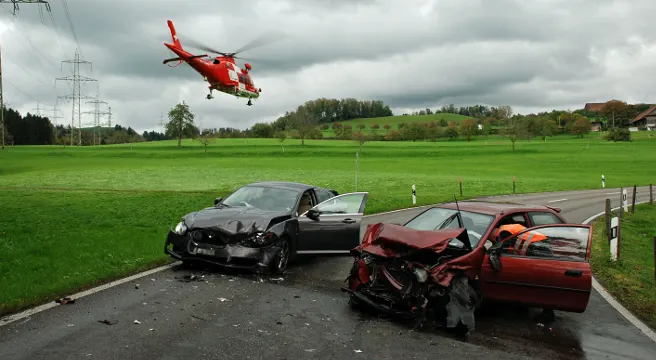 Schlimmer Frontalcrash in Baar fordert drei Verletzte