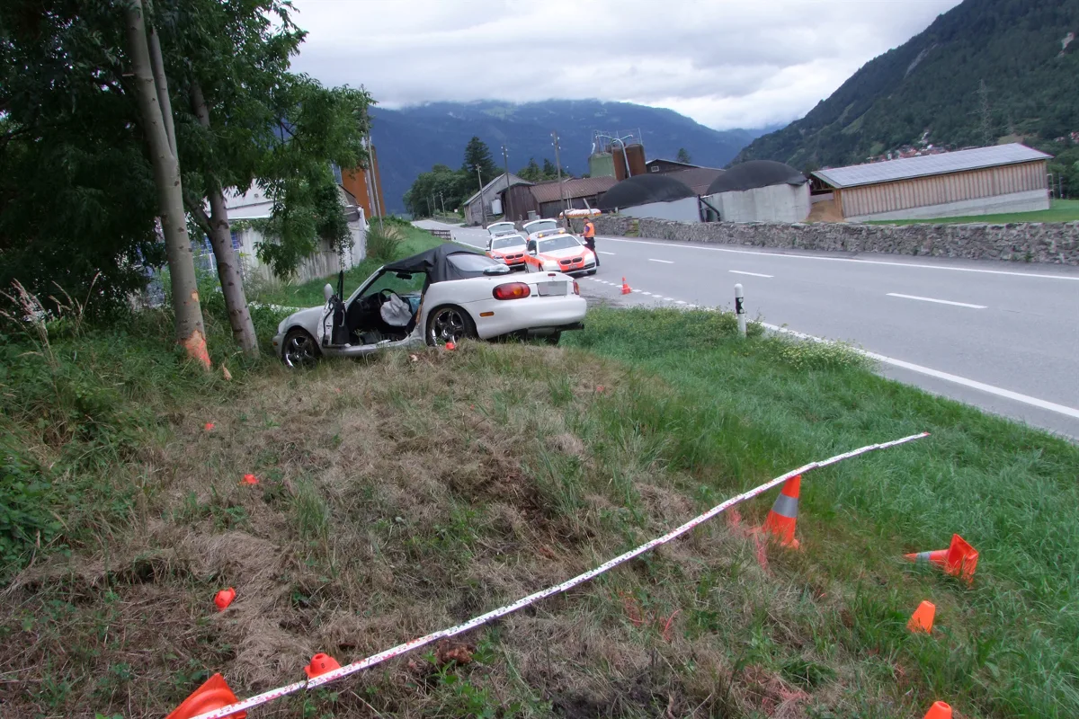 Selbstunfall in Trimmis fordert zwei Verletzte 