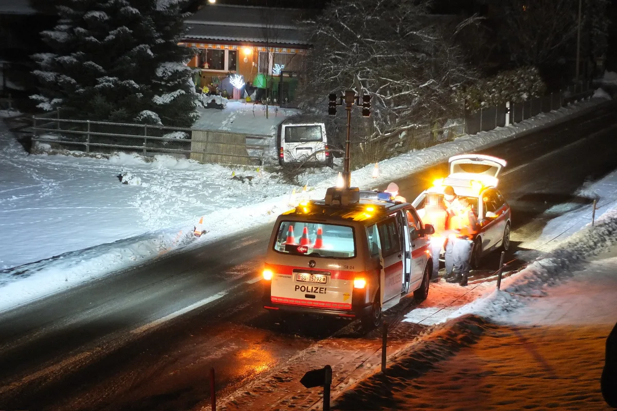 Ganterschwil SG - Alkoholisierter Mann meldet Unfallfahrzeug als gestohlen