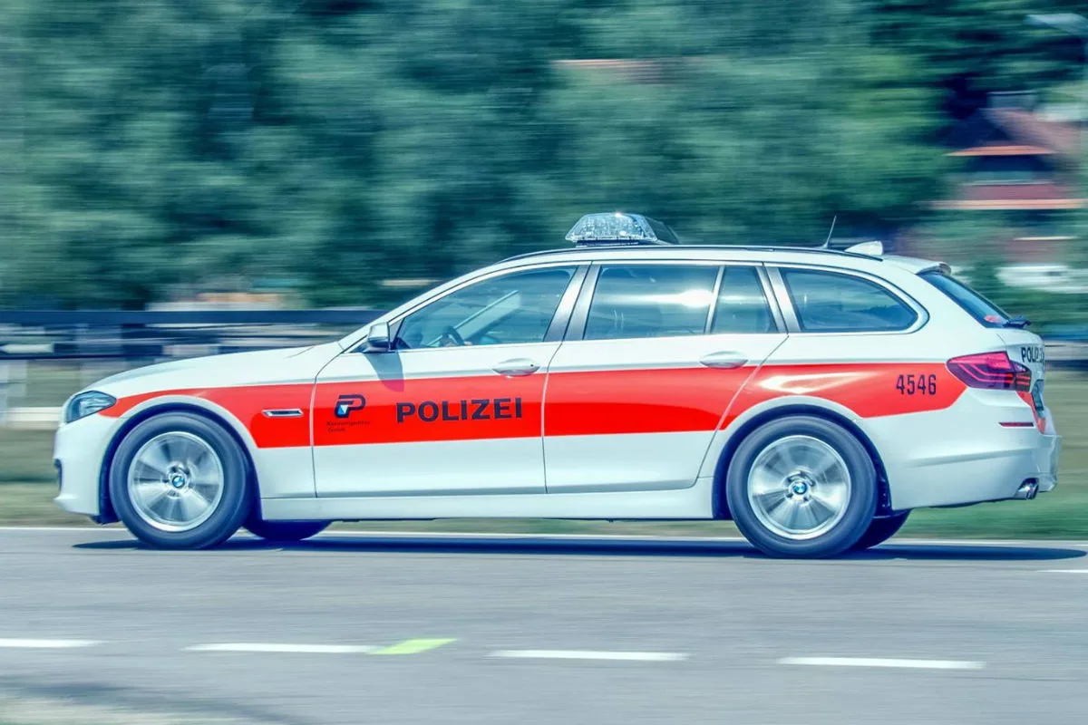 Zürich ZH - Mann im Kreis 4 von mehreren Tätern beraubt - Zeugenaufruf