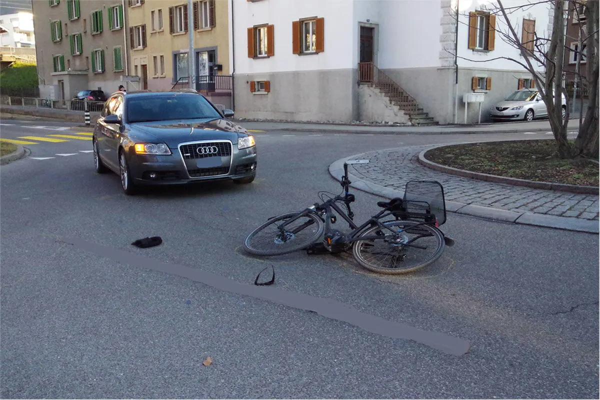 Chur GR - E-Bike-Lenkerin bei Unfall mittelschwer verletzt