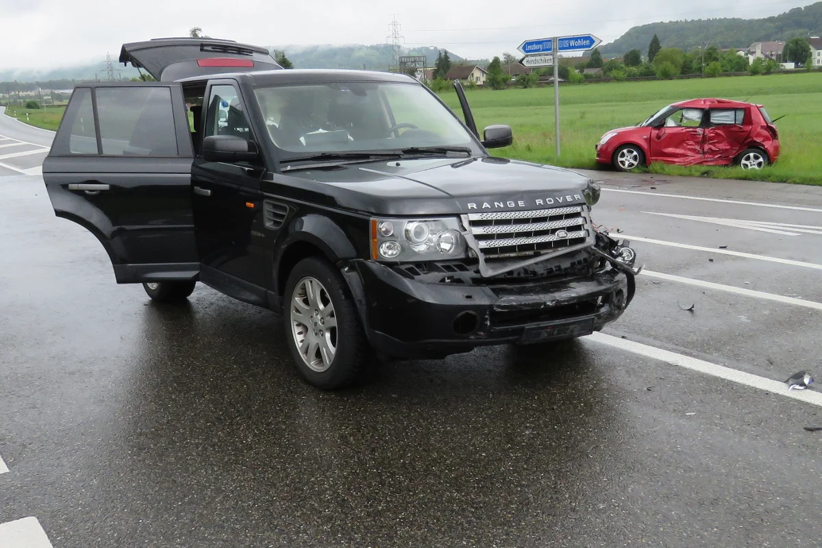 Verkehrsunfall in Hendschiken - Fahrerin verletzt