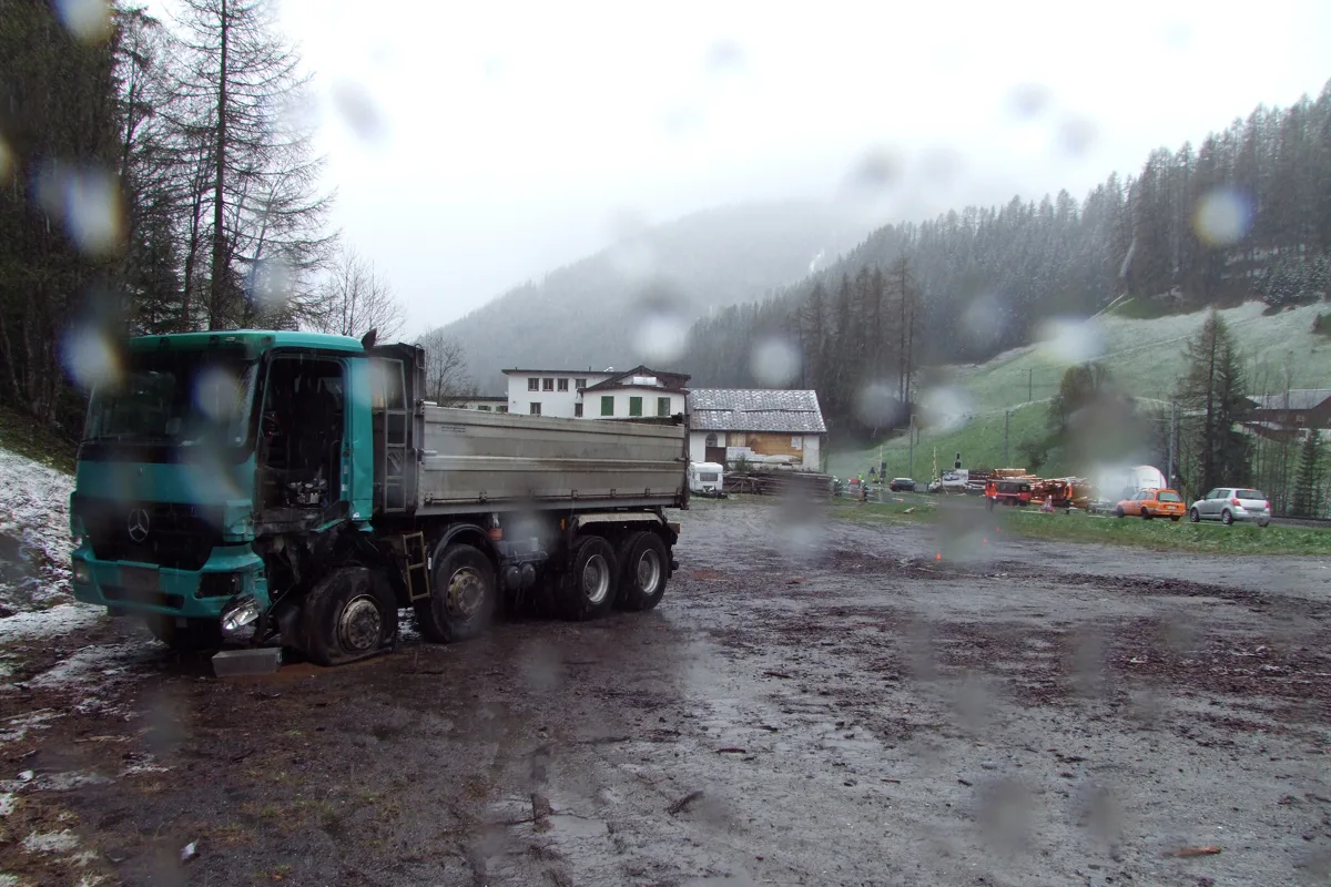 Lastwagen-Crash in Davos Glaris - ein Verletzter