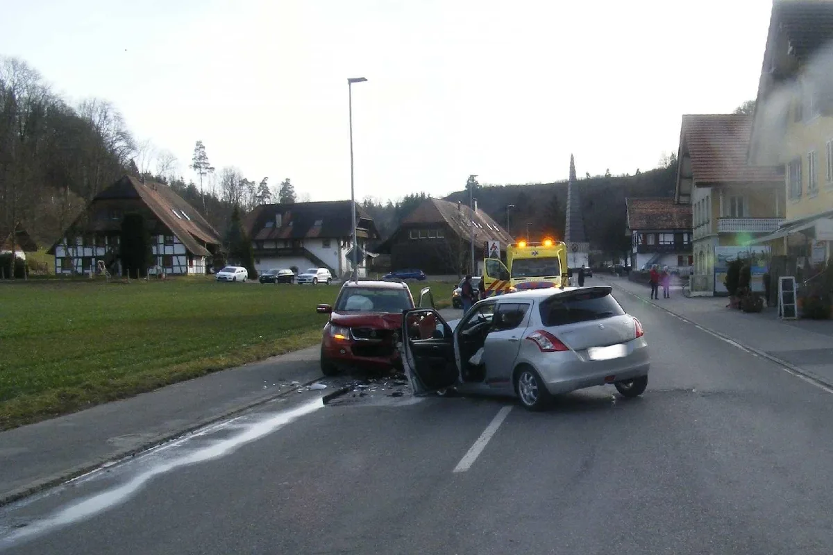 Frontalkollision in Flamatt fordert zwei Verletzte