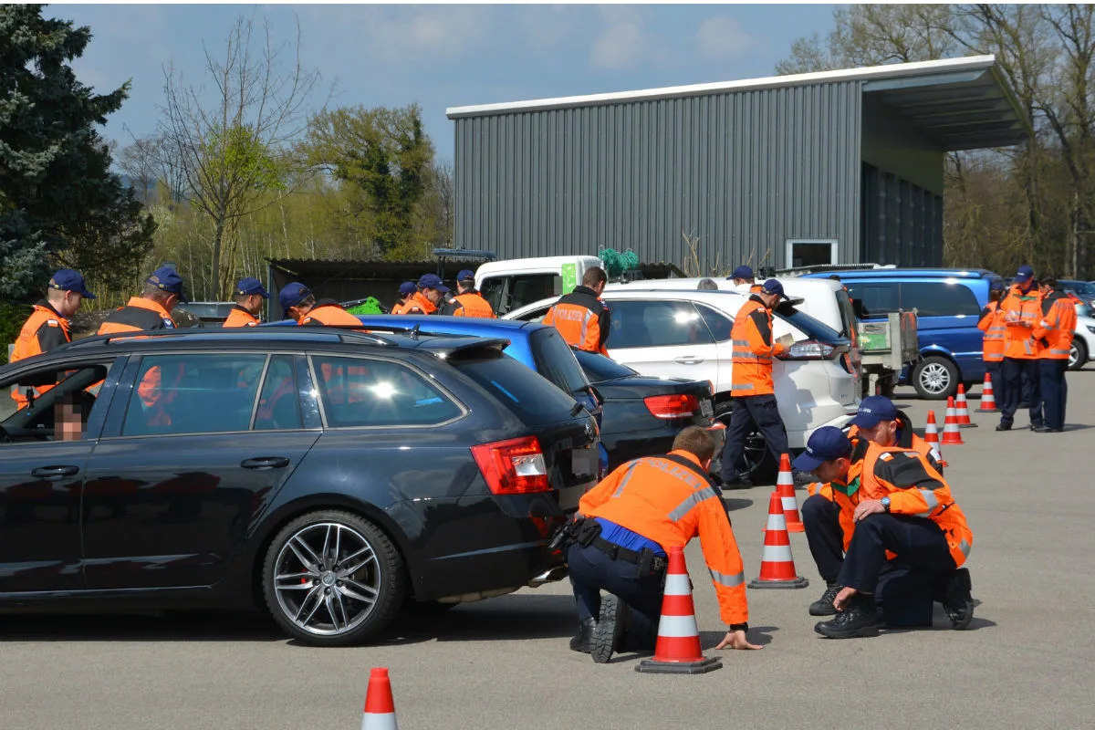 Sulgen TG - Polizeischüler/innen kontrollierten den Verkehr